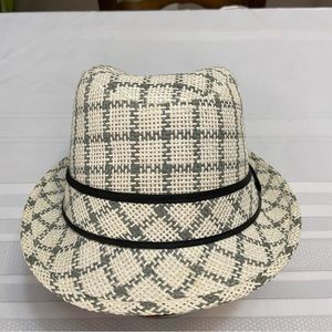 Grey & White Fedora Paper/Polyester Lightweight Super Cute Hat size 57 (6 7/8-7)
